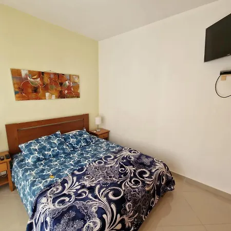 Apartment Vista Mar - 200 From The - Carvoeiro - By Bedzy *